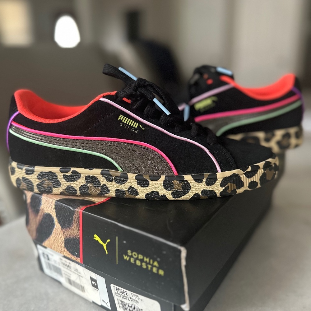 Sophia Webster Pumas